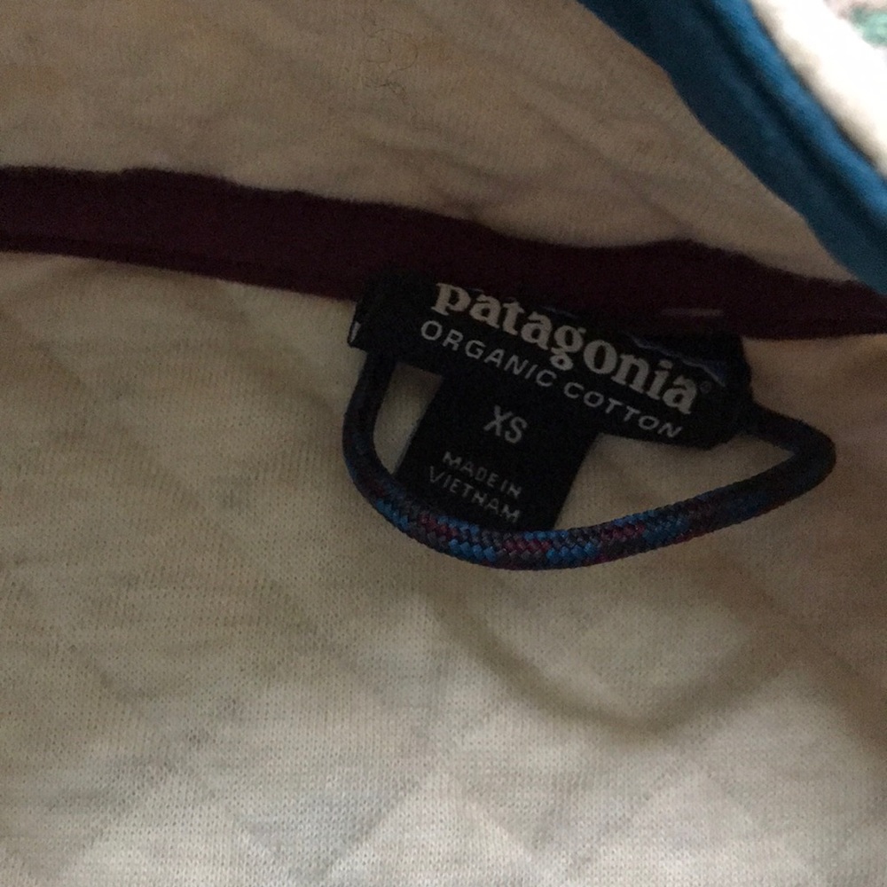 Patagonia pull over - Picture 3 of 3